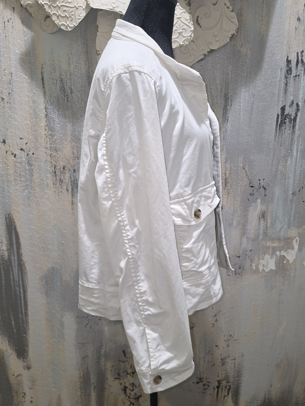 GAP White Button-Front Utility Jacket - Picture 4 of 12